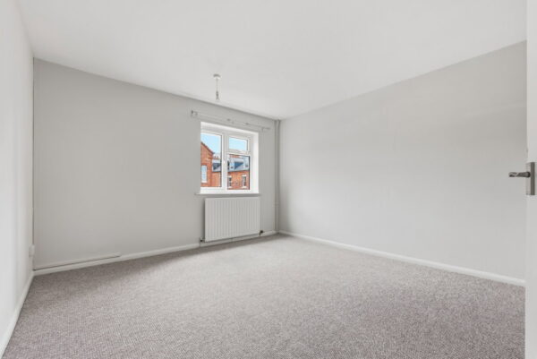 Woodville Road, Nottingham, Nottinghamshire, NG5 2JS