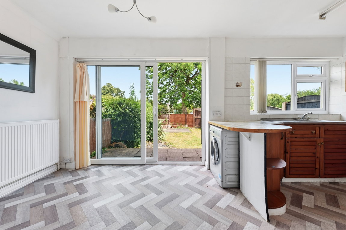 Harmston Rise, Nottingham, Nottinghamshire, NG5 1NS