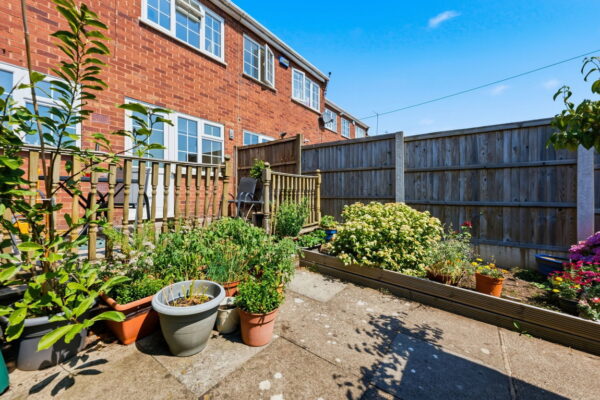 Holkham Close, Woodthorpe View, Arnold, Nottingham, NG5 6PU