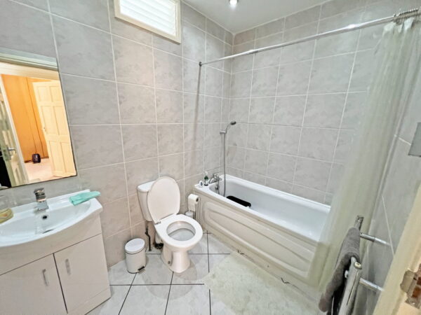 Oakland Avenue, Leicester, Leicestershire, LE4 7SG
