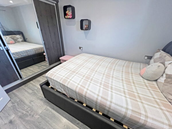 Birkby Close, Hamilton, Leicester, Leicestershire, LE5 1PS