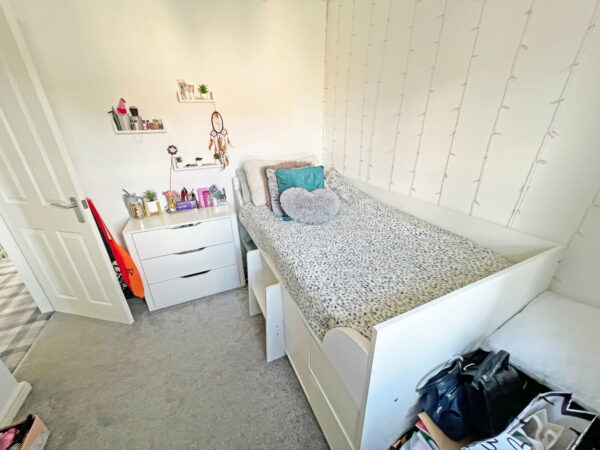 Snow Avenue, Blaby, Leicester, Leicestershire, LE8 4BR
