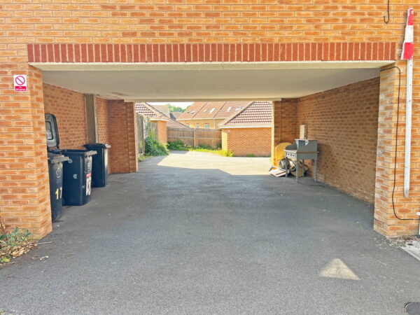 Birkby Close, Hamilton, Leicester, Leicestershire, LE5 1PS