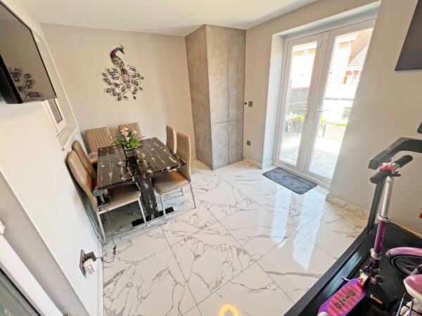 Birkby Close, Hamilton, Leicester, Leicestershire, LE5 1PS