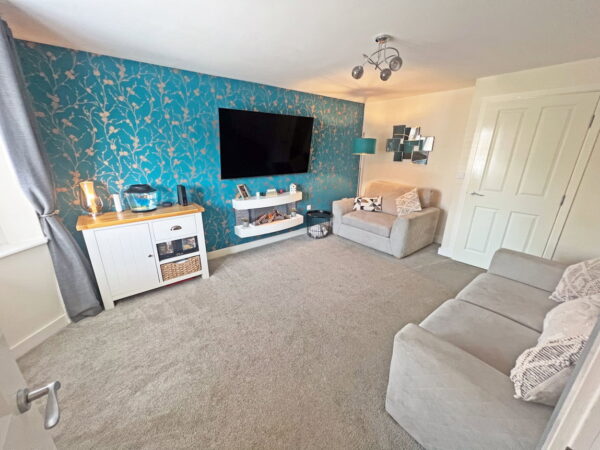 Strathy Close, Lubbesthorpe, Leicester, Leicestershire, LE19 4LR