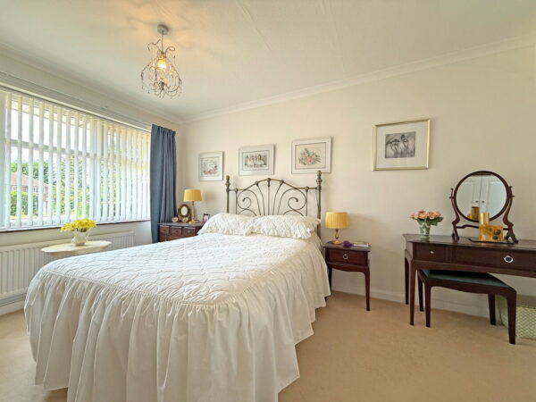 Darlow Drive, Biddenham, Bedford, Bedfordshire, MK40 4AY