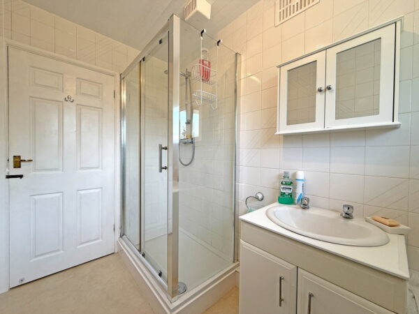 Darlow Drive, Biddenham, Bedford, Bedfordshire, MK40 4AY