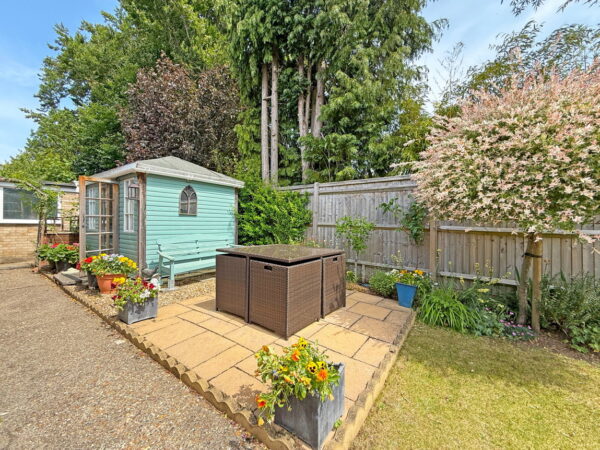 Darlow Drive, Biddenham, Bedford, Bedfordshire, MK40 4AY