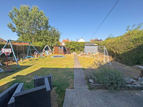 Sunningdale Drive, Skegness, Lincolnshire, PE25 1AU
