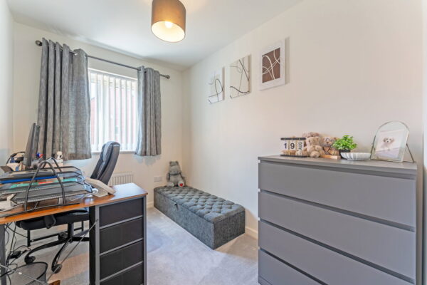 Daffodil Close, Eden Park, Rugby, Warwickshire, CV21 1WD