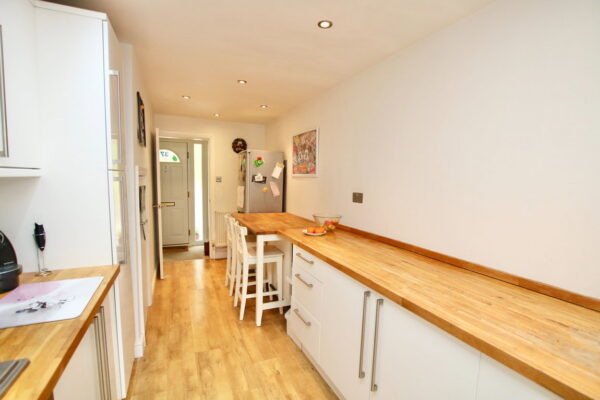 Gardendale Avenue, Clifton, Nottingham, NG11 9HX