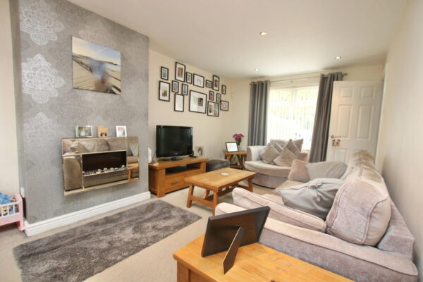Gardendale Avenue, Clifton, Nottingham, NG11 9HX