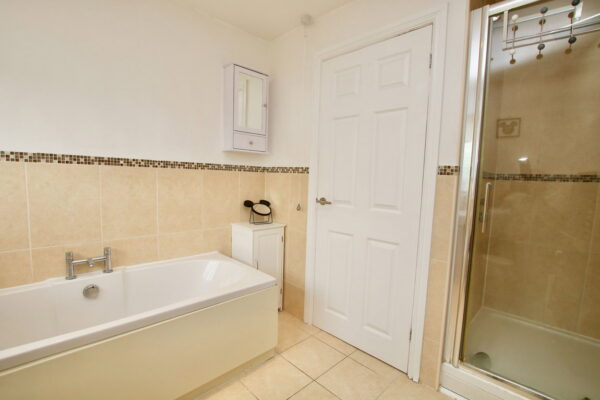 Gardendale Avenue, Clifton, Nottingham, NG11 9HX