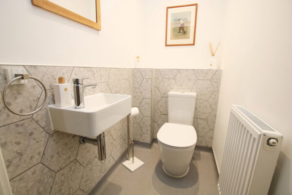 Wilford Crescent East, Nottingham, NG2 2EF
