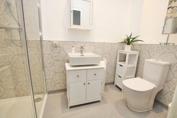 Wilford Crescent East, Nottingham, NG2 2EF