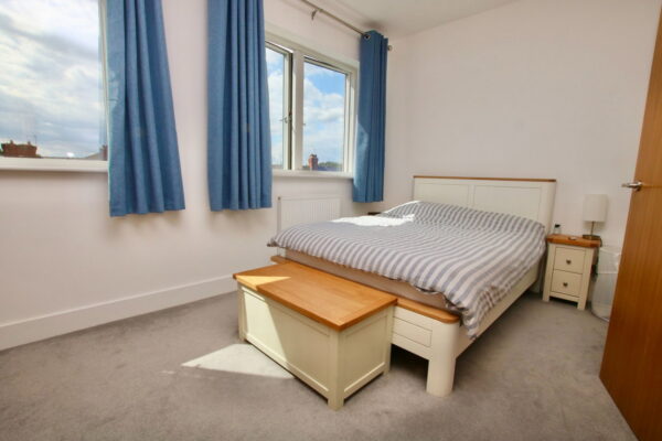 Wilford Crescent East, Nottingham, NG2 2EF