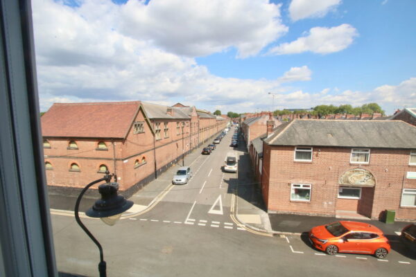Wilford Crescent East, Nottingham, NG2 2EF