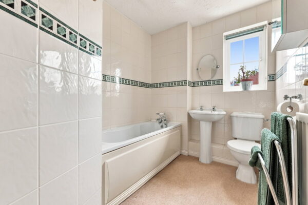 Fairburn Way, Watnall, Nottingham, Nottinghamshire, NG16 1GH