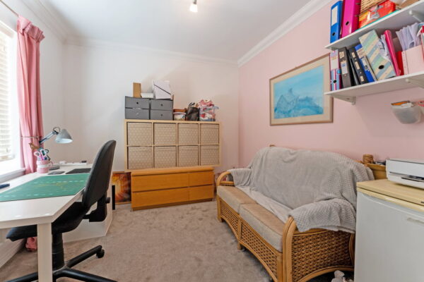 Buttercup Road, Desborough, Kettering, NN14 2GY