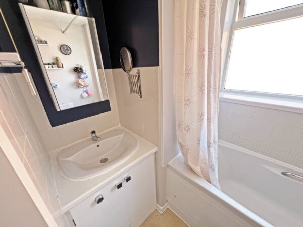 Pinewood Avenue, Thurmaston, Leicester, Leicestershire, LE4 8HZ