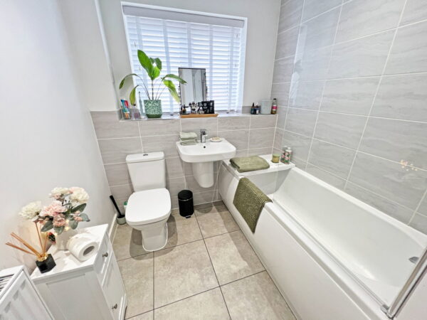 Lowdell Way, Desford, Leicestershire, LE9 9RJ