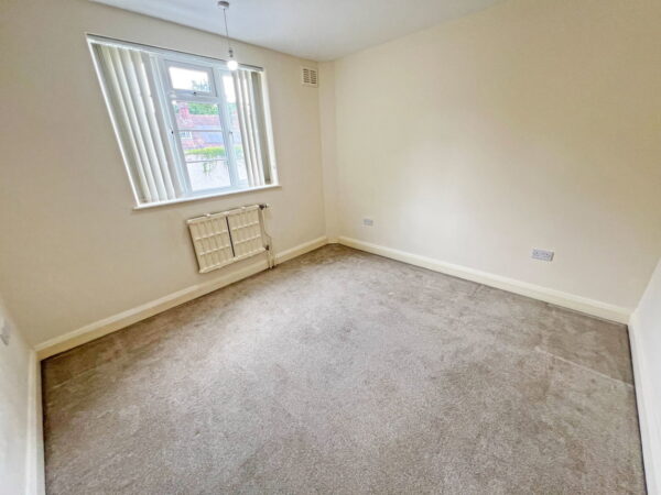 Knighton Park Road, Leicester, Leicestershire, LE2 1ZB