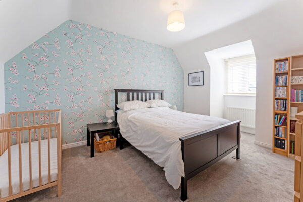 Buttercup Road, Desborough, Kettering, NN14 2GY