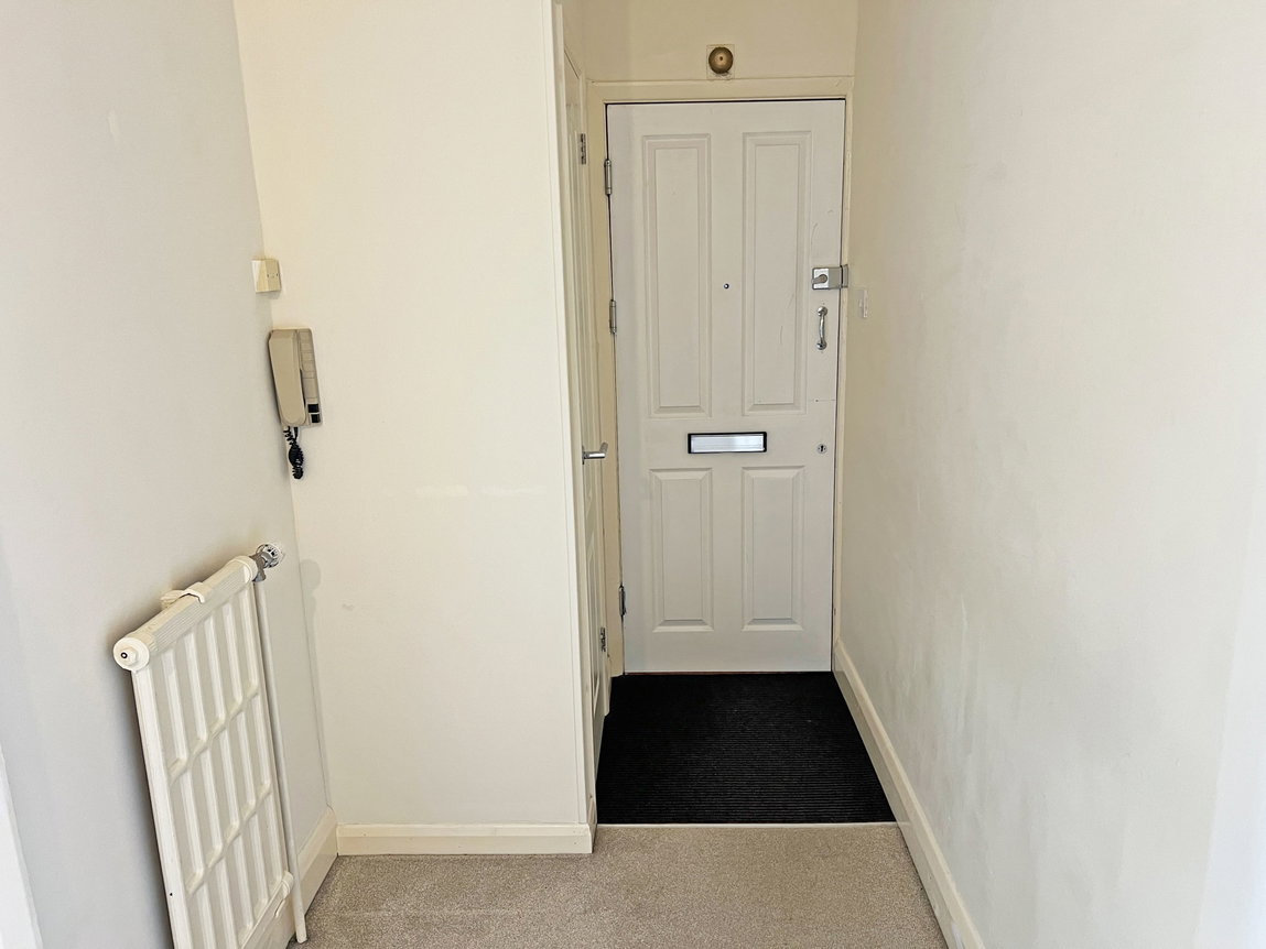 Knighton Park Road, Leicester, Leicestershire, LE2 1ZB