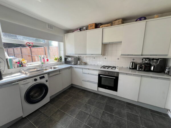 Pinewood Avenue, Thurmaston, Leicester, Leicestershire, LE4 8HZ