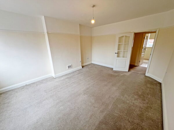 Knighton Park Road, Leicester, Leicestershire, LE2 1ZB
