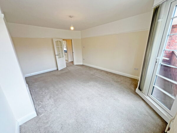 Knighton Park Road, Leicester, Leicestershire, LE2 1ZB