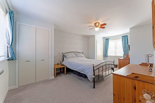 Buttercup Road, Desborough, Kettering, NN14 2GY