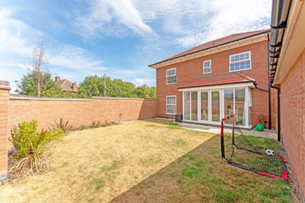Chaffinch Road, Brookfields, Fleckney, LE8 8FB