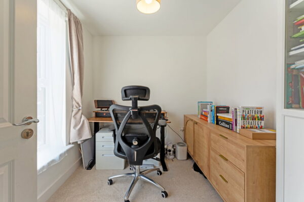 Chaffinch Road, Brookfields, Fleckney, LE8 8FB