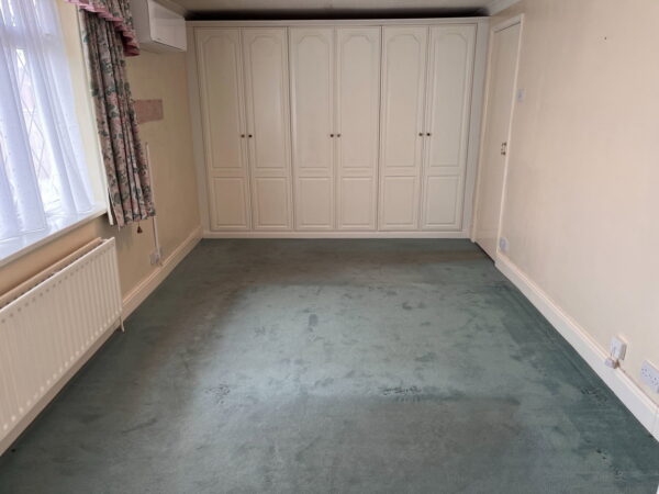 Oakside Crescent, Leicester, LE5 6SJ
