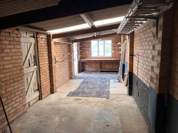 Oakside Crescent, Leicester, LE5 6SJ