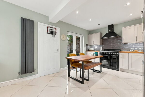 Chesterfield Drive, Burton Joyce, Nottingham, NG14 5EQ