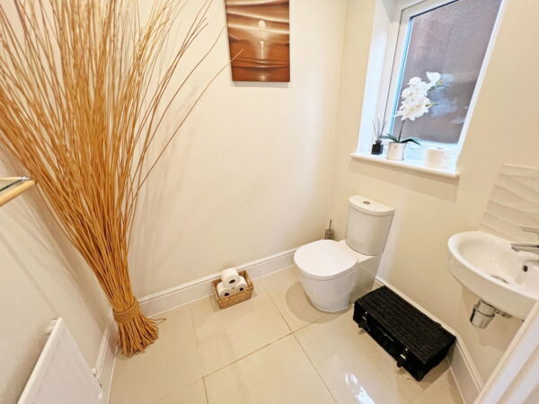Laverton Road, Hamilton, Leicester, Leicestershire, LE5 1WJ