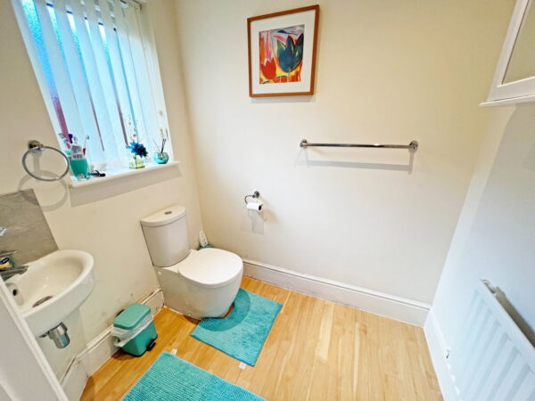 Bentley Close, Hamilton, Leicester, Leicestershire, LE5 1DX