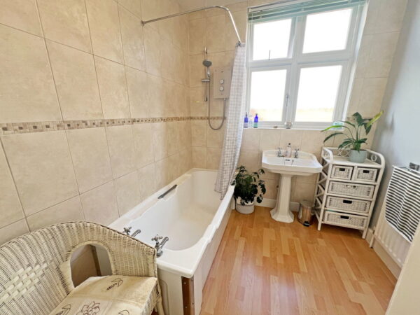 Meadhurst Road, Leicester, Leicestershire, LE3 6FR