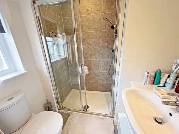Laverton Road, Hamilton, Leicester, Leicestershire, LE5 1WJ