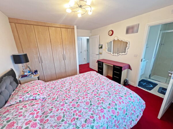 Bentley Close, Hamilton, Leicester, Leicestershire, LE5 1DX