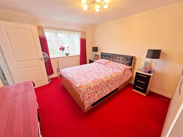 Bentley Close, Hamilton, Leicester, Leicestershire, LE5 1DX