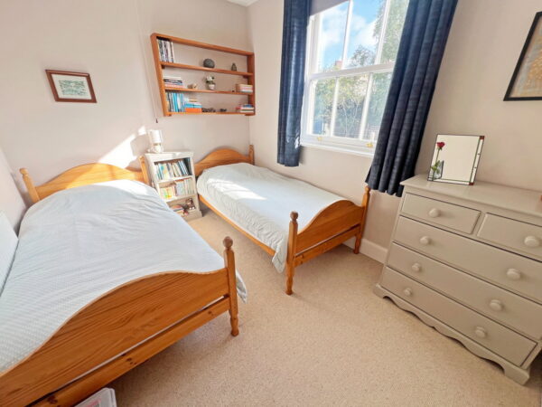 Meadhurst Road, Leicester, Leicestershire, LE3 6FR