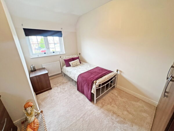 Laverton Road, Hamilton, Leicester, Leicestershire, LE5 1WJ