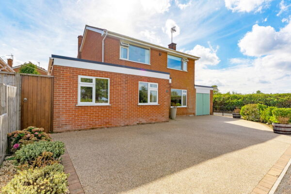 Churchill Drive, Upper Bruntingthorpe, Lutterworth, Leicestershire, LE17 5QX