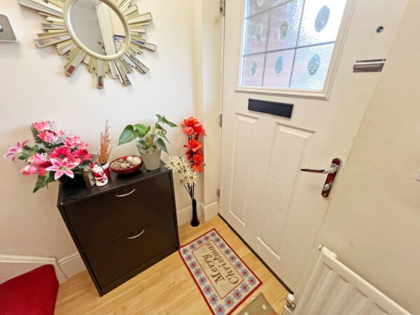 Bentley Close, Hamilton, Leicester, Leicestershire, LE5 1DX