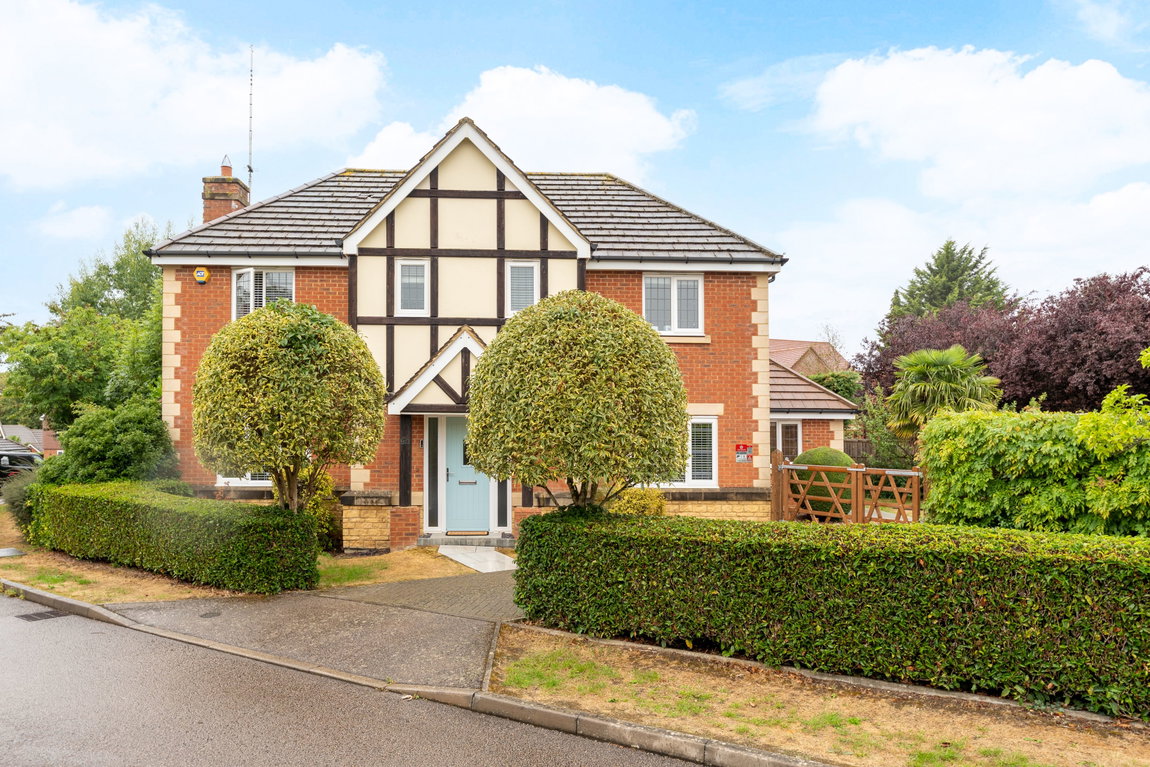 Hogarth Drive, Barton Seagrave, Kettering, Northamptonshire, NN15 5UQ
