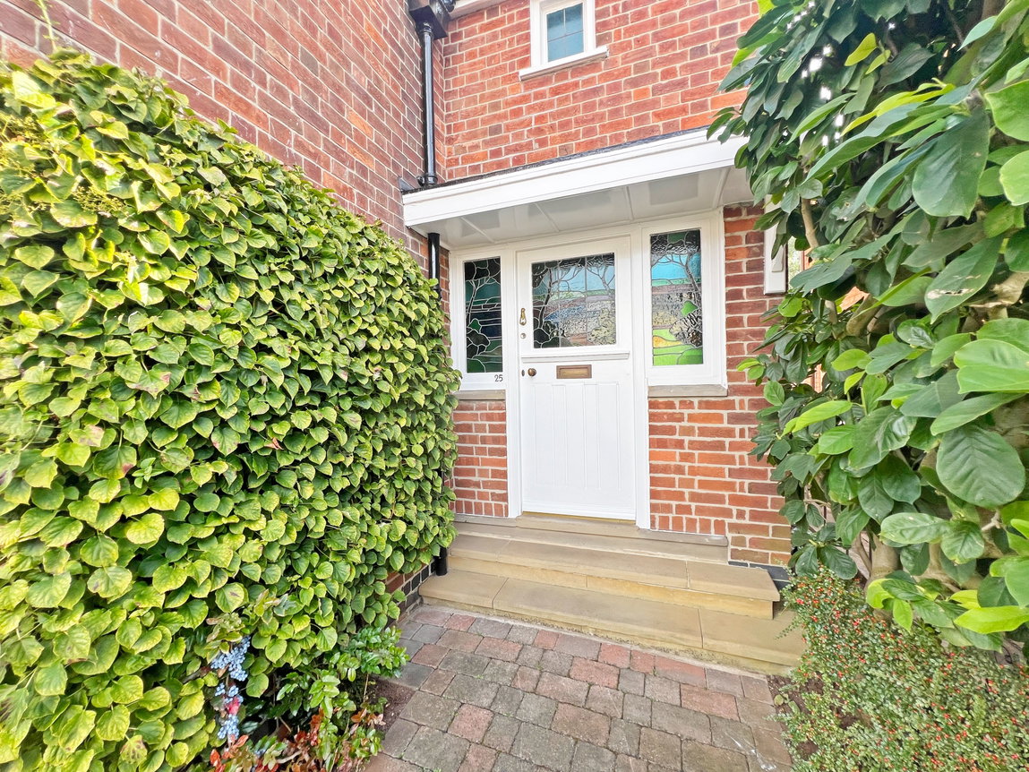 Meadhurst Road, Leicester, Leicestershire, LE3 6FR