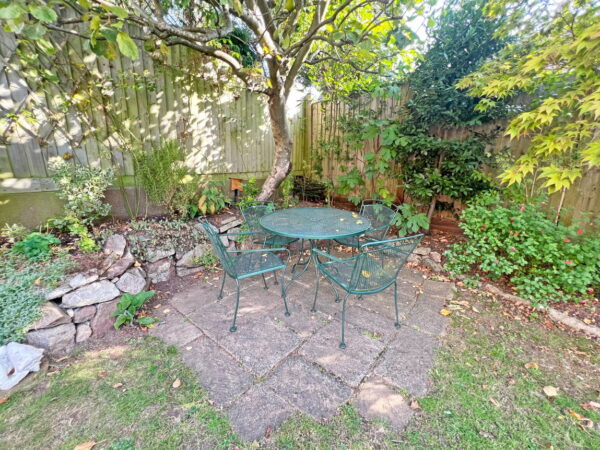 Meadhurst Road, Leicester, Leicestershire, LE3 6FR